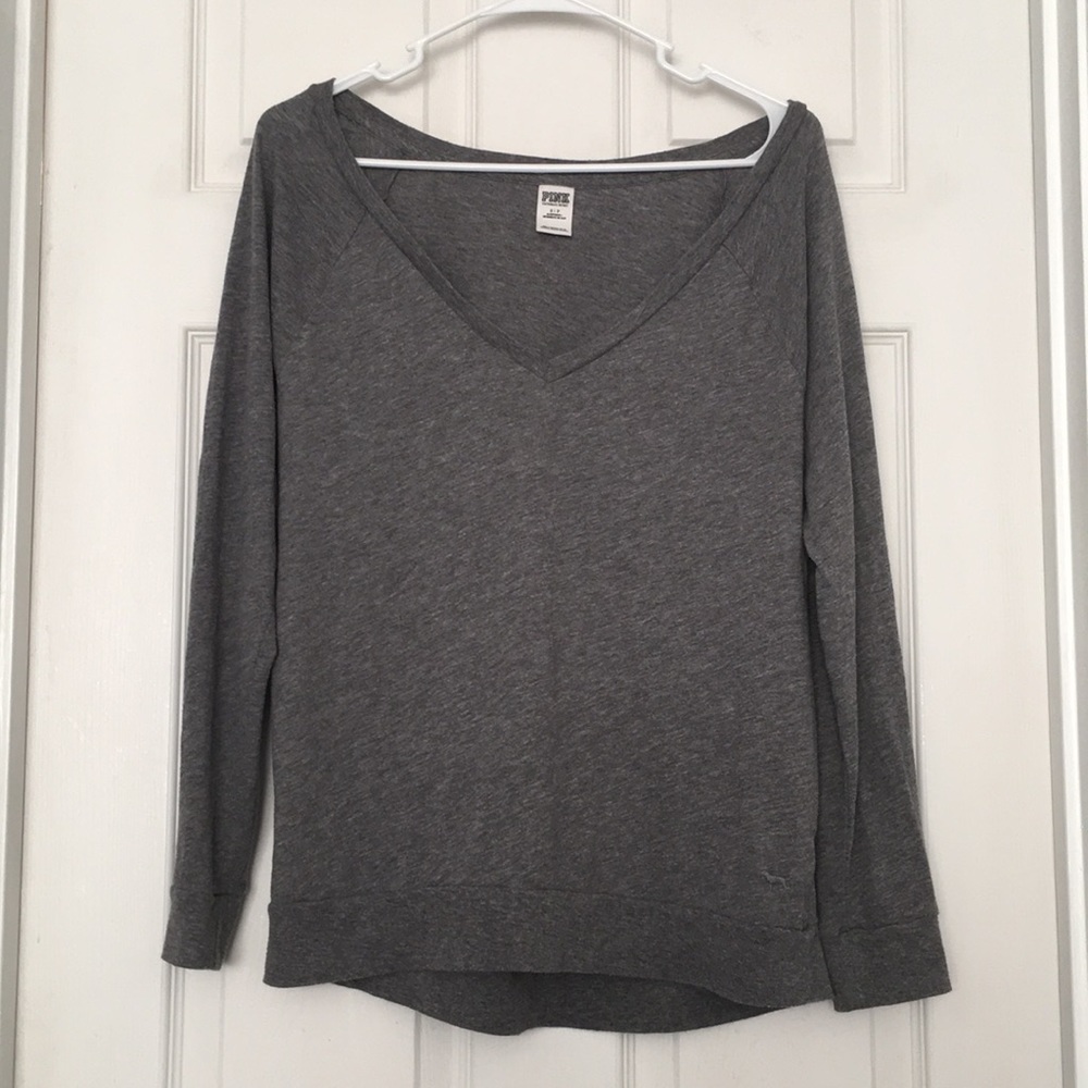 5/$20💙 Gray VS PINK shirt